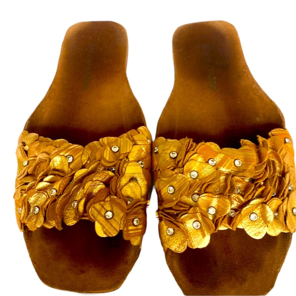 BCBGMAXAZRIA Gold Leather Sandals size 37 / 7 Slides Floral Rhinestones